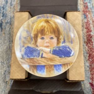 The Edwin M Knowles China Co., “DayDreaming”